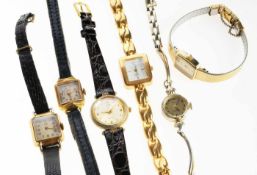 Konvolut Damen-Armbanduhren 6-tlg. Versch. Materialien, part. vergoldet. Versch. Formen u. Dekore. 3
