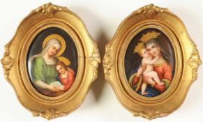 Zwei Porzellanbildtafeln Weiß, glasiert. Ovale Form. In polychromer Bemalung Darstellung der Maria