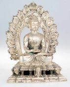 Buddha Amitayus Versilbert. Auf mehrfach gestuftem Thron vor rücks. eingesetzter Flammenaureole