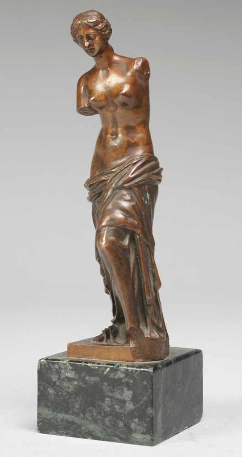 Häbold (Deutscher Bildhauer, A. 20. Jh.) Bronze, patiniert. Auf schwarzem, grün geädertem