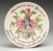 Wandteller des C. Franconia Tübingen Steingut. Schaus. Wappen mit Panier, Wahlspruch, Widmung u.