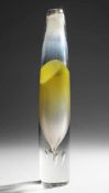 Floris Meydam-StudioglasvaseDickwandiges farbloses Glas, in Zwischenschicht mit eingeschmolzenem