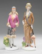 Paar PorzellanfigurenWeiß, glasiert. Auf geschweiftem Sockel stehende Dame in Straßenkleidung der