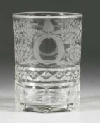 Biedermeier-BecherFarbloses Glas. Formgeblasen. Zylindrischer Korpus. Umlaufender