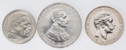 Drei Silbermünzen Deutsches Reich5 Mark u. 3 Mark jew. mit abweichenden Darstellungen Wilhelms II.