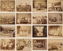 Fotoalbum mit historischen China-AnsichtenCa. 72 sepiafarbene Albuminabzüge. Versch. Darstellungen