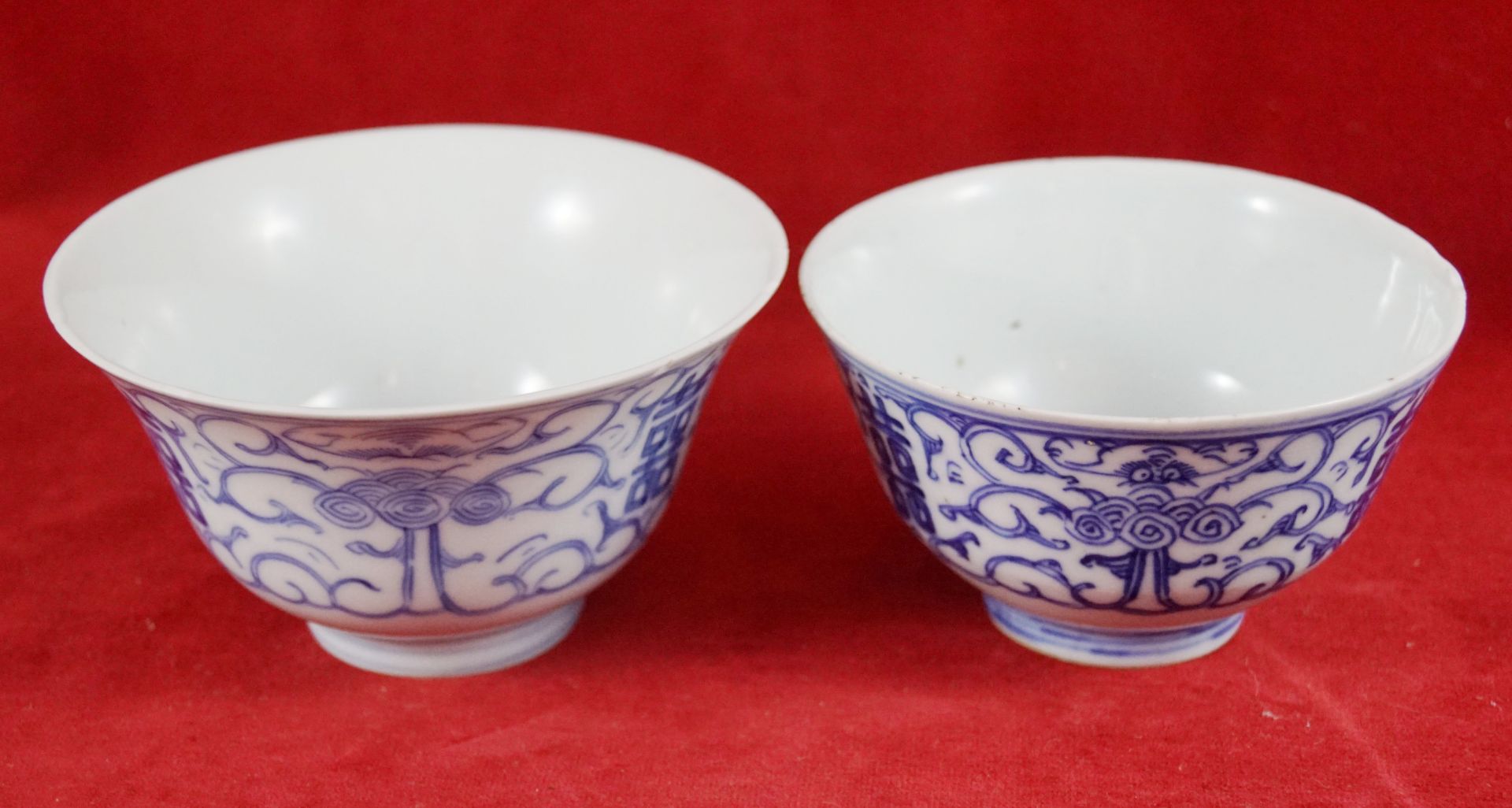 Zwei Kummen, China Porzellan, blaue Unterglasurmalerei auf weißem Grund, Höhe 6 cm und 7 cm x
