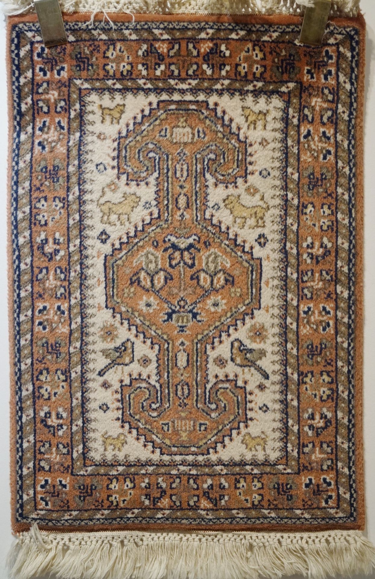 Täbris, 45 cm x 66 cm in gutem Zustand, leichte Gebrauchsspuren