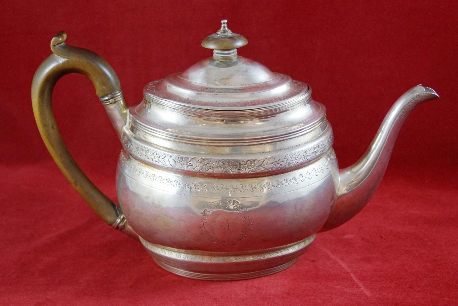 Teekanne, England Sterling Silber, London, Crispin Fuller, 1801 gepunzt, George III., umlaufend
