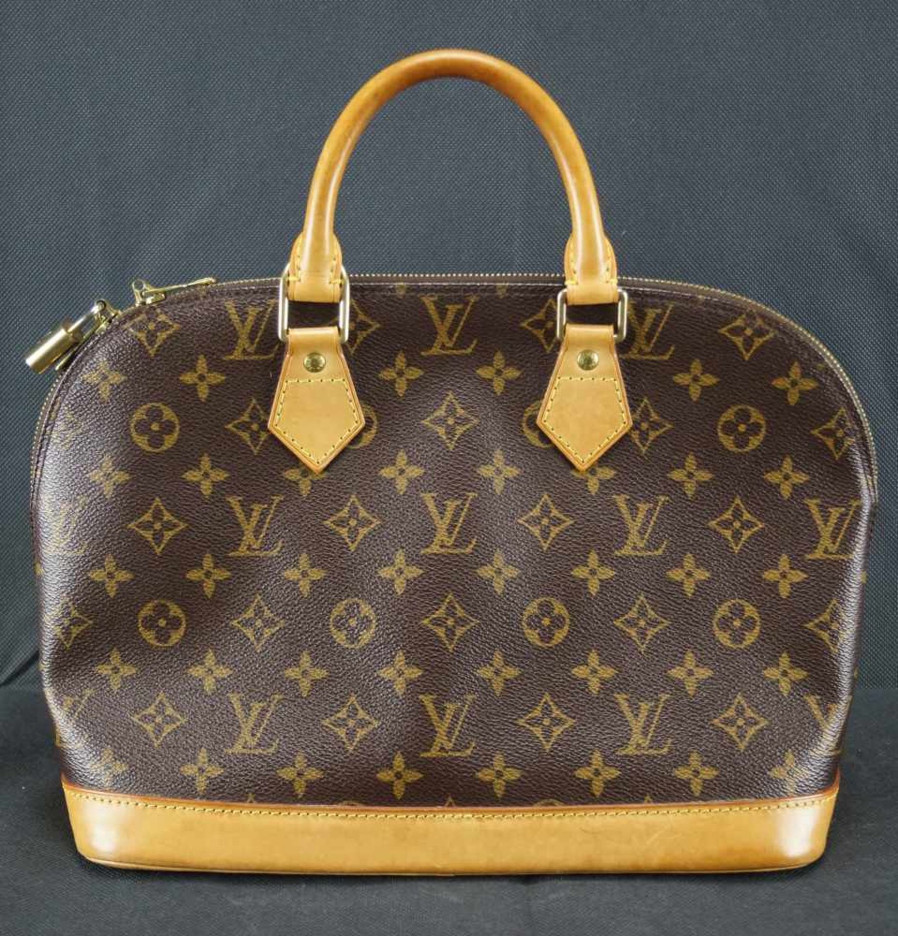 Louis Vuitton Handtasche Alma, Höhe ca. 24 cm x Breite ca. 28 cm, Date Code BA0053, Staubbeutel