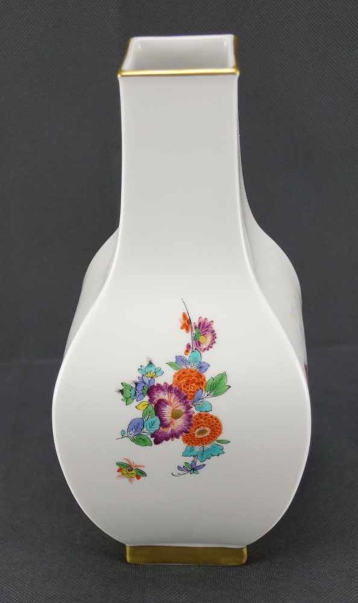 Viereckvase, MeissenSchwertermarke 1. Wahl Jahreszeichen 2012, Entwurf der Vasenform von Paul - Bild 3 aus 5