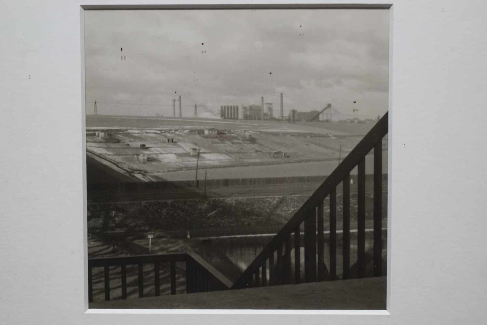 Zwei Fotografien der Kokerei HansaSchwarzweißfotografie, unter Glas mit Passepartout gerahmt, Höhe - Bild 5 aus 5