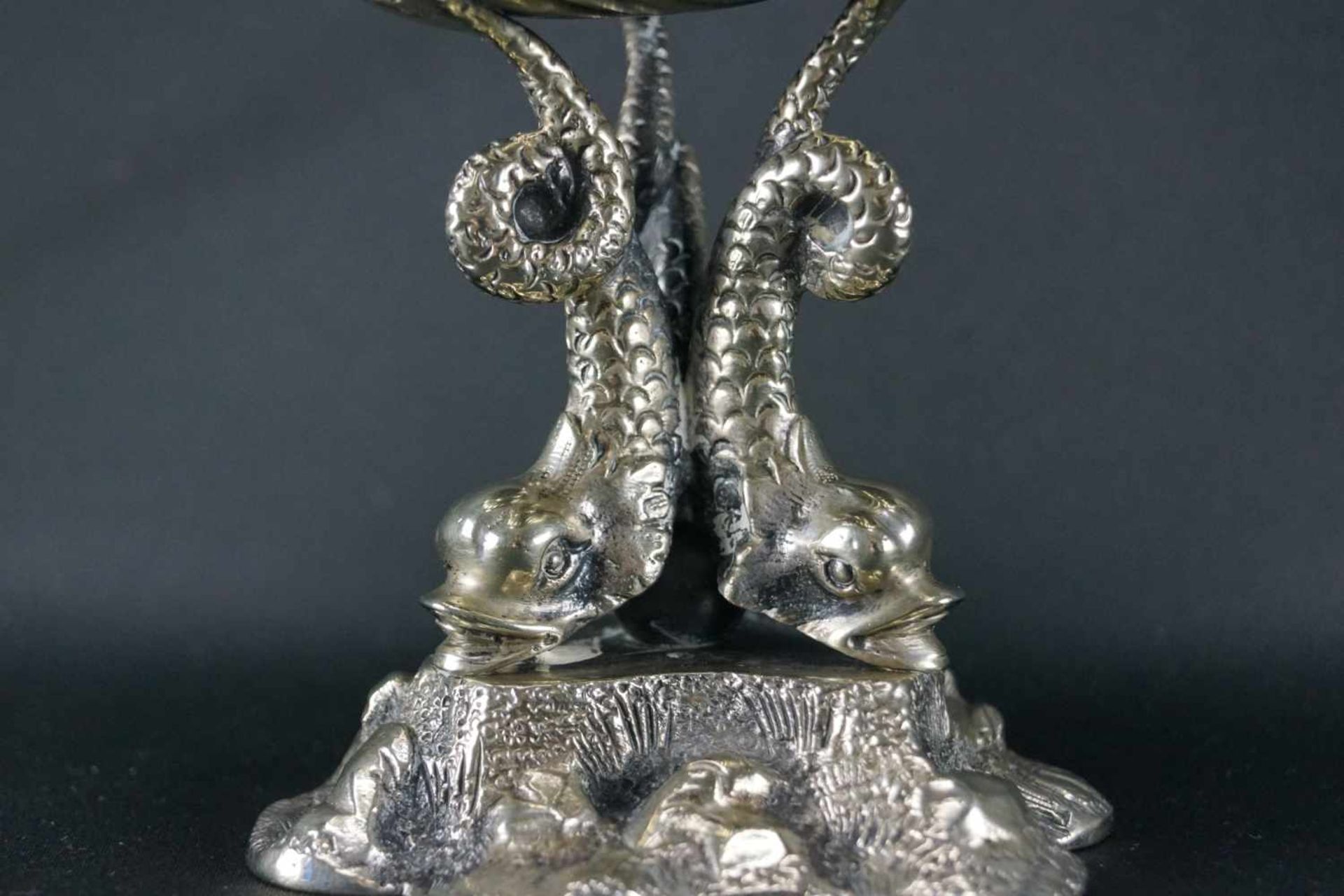 Aufsatzschale925er Silber, Aufsatz in Muschelform auf dreibeiniger Halterung in Form von Fischen auf - Image 2 of 6