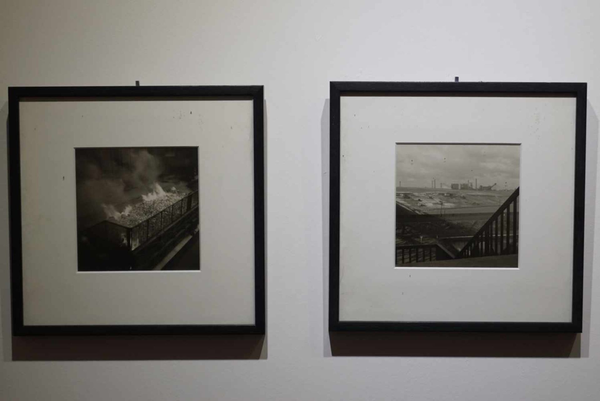 Zwei Fotografien der Kokerei HansaSchwarzweißfotografie, unter Glas mit Passepartout gerahmt, Höhe