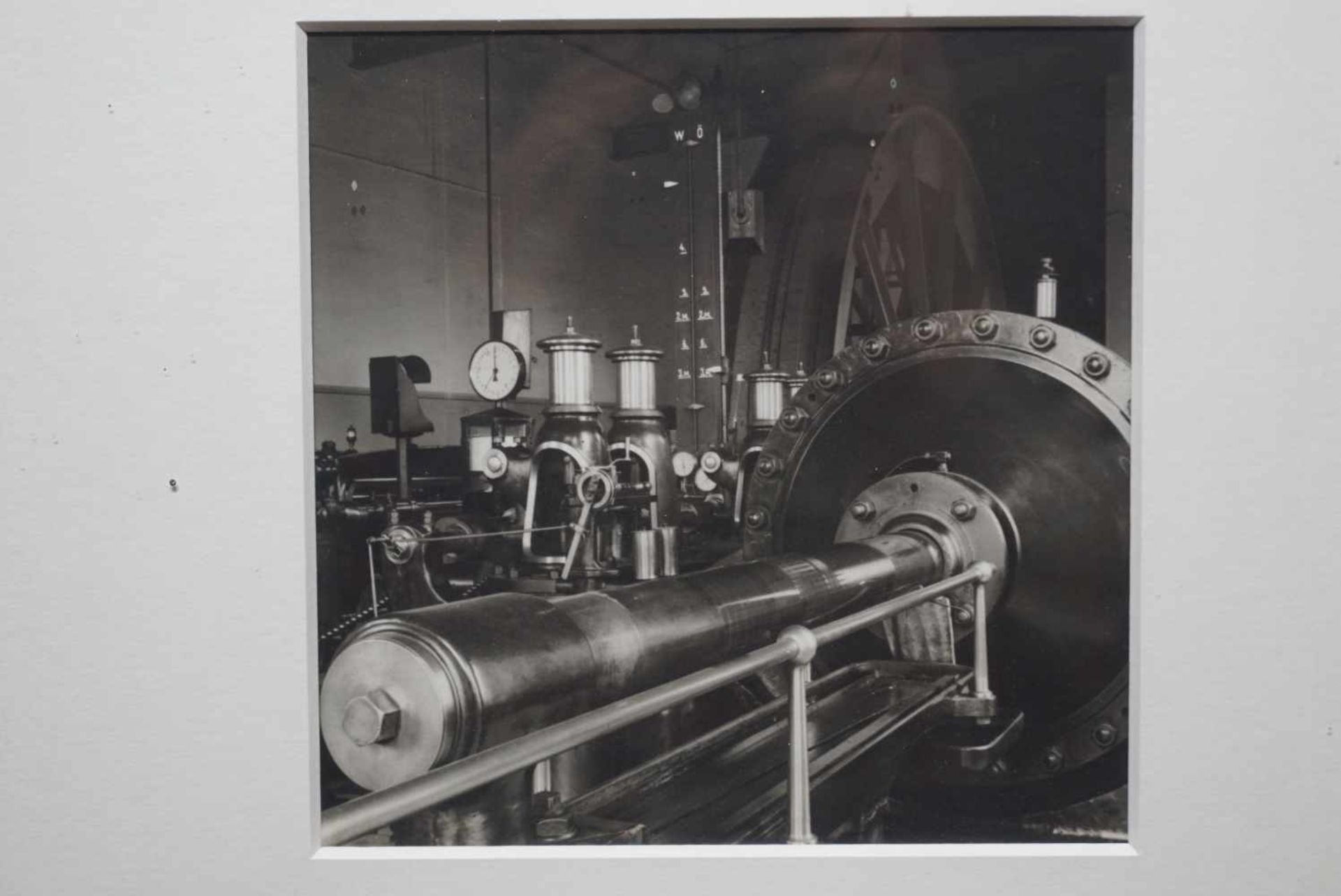 Fünf Fotografien aus dem SteinkohlebergbauSchwarzweißfotografien, unter Glas mit Passepartout - Bild 3 aus 10