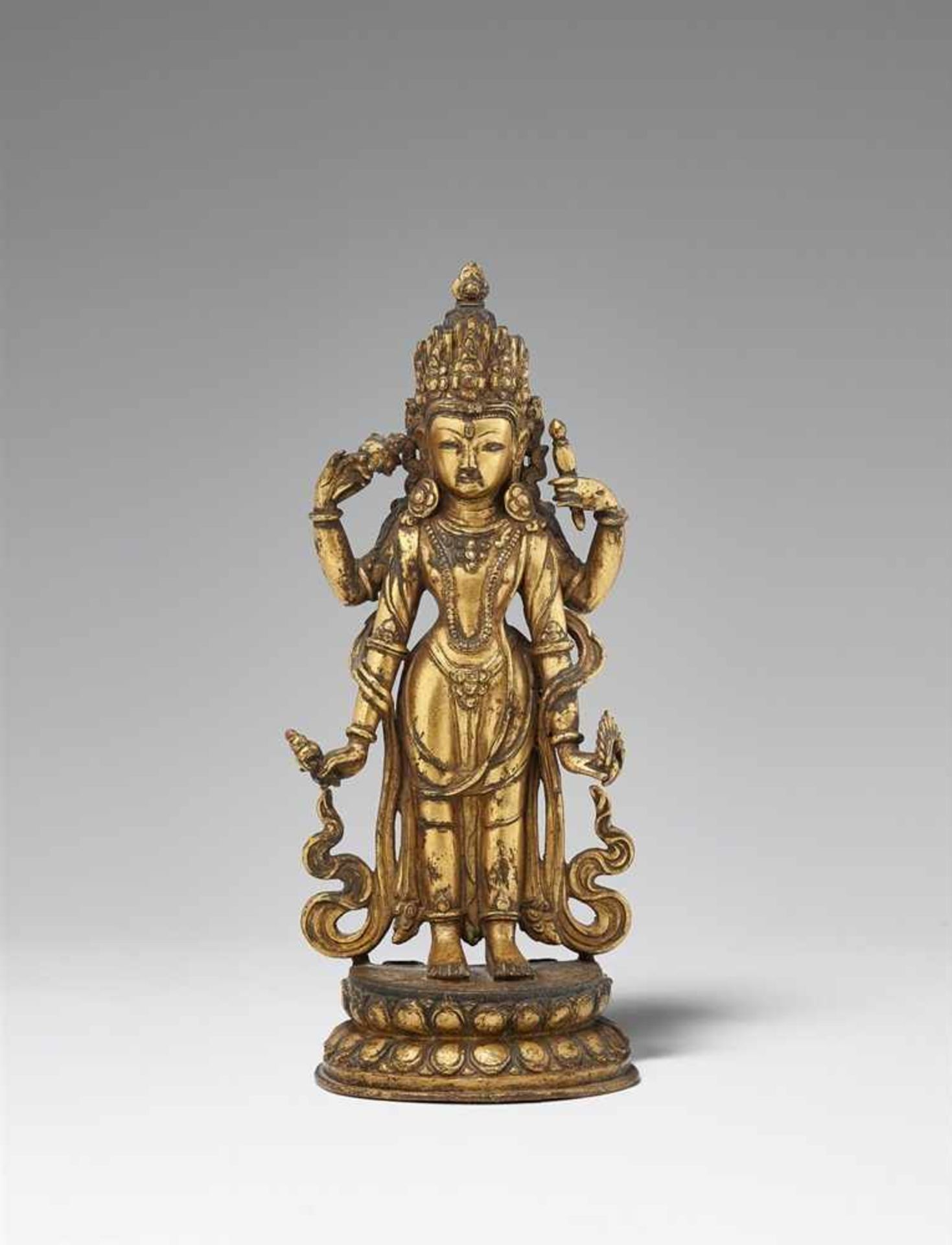 Vishnu. Feuervergoldete Bronze. Nepal. 18. Jh. Der Bewahrer des Universums steht königlich