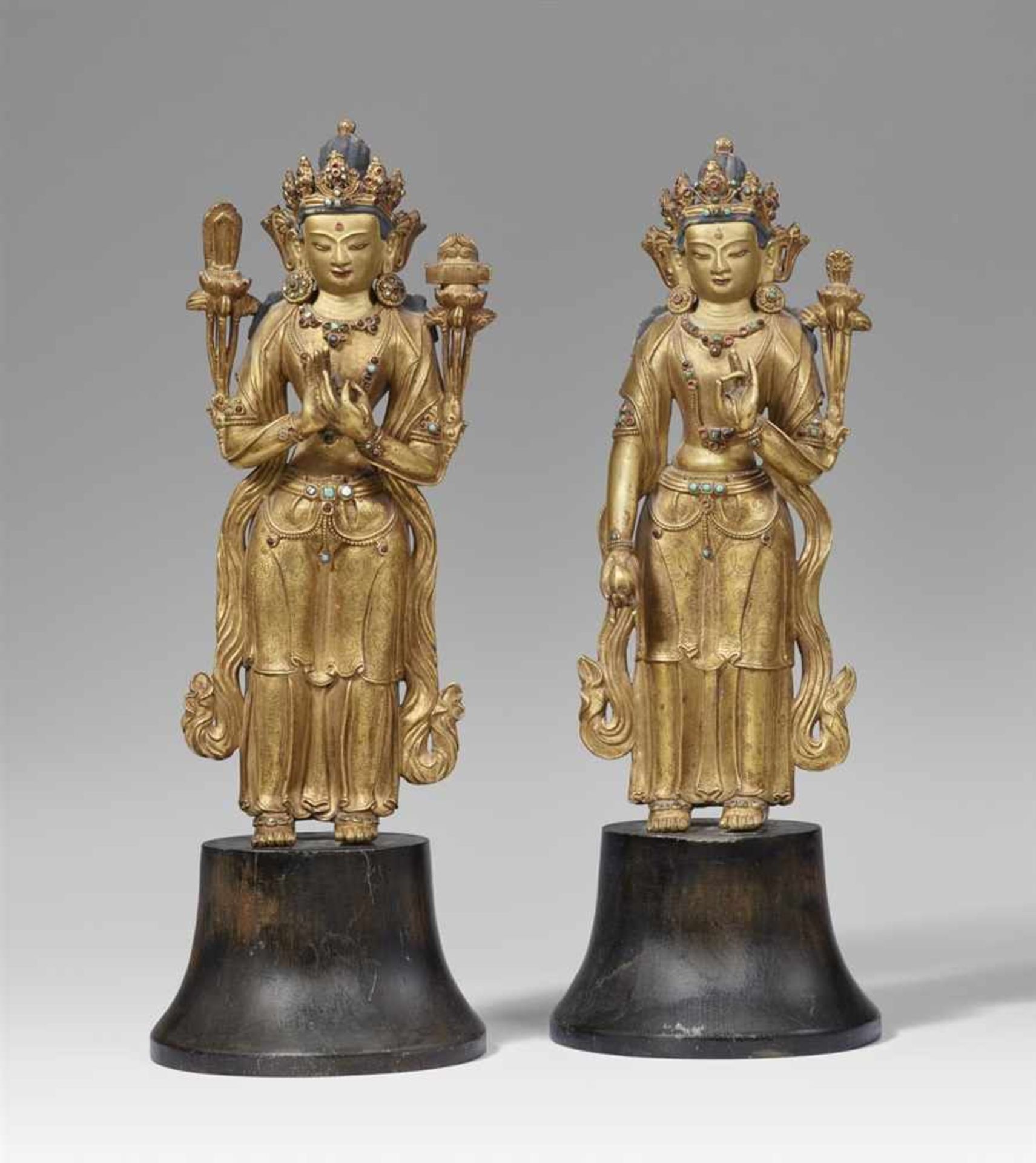 Zwei prächtige Figuren des Manjushri und des Bhaisajyaguru. Feuervergoldete Bronze. Tibet. 18./19. J