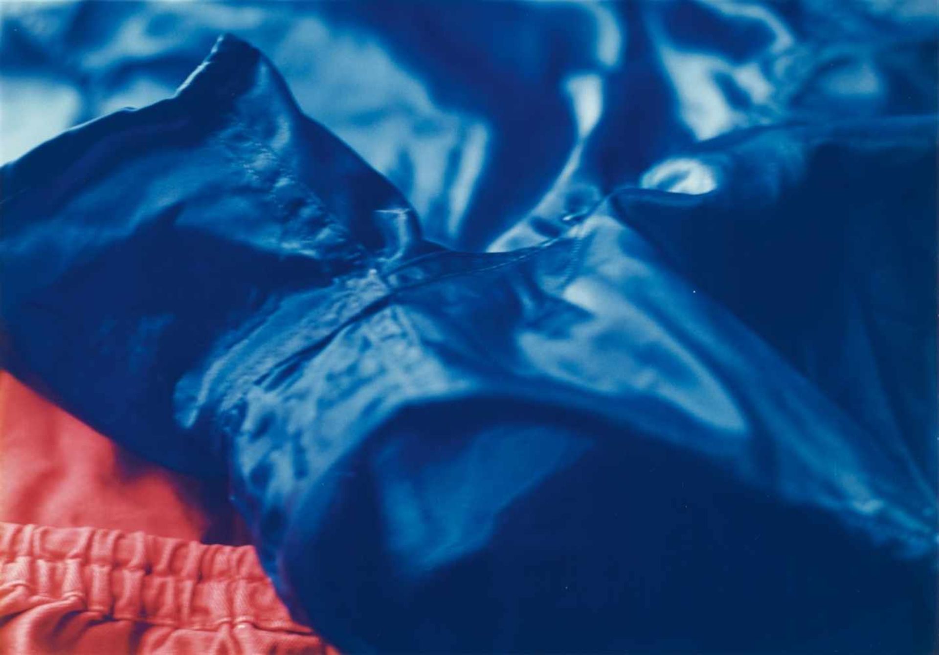 Wolfgang TillmansFaltenwurf (blue shorts) IC-Print auf Fujicolor-Professional-Papier. 28,2 x 40,6 cm