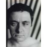 Gerhard RichterOhne Titel (Selbstportrait)Gelatinesilberabzug. 21,9 x 16,3 cm (23,8 x 17,9 cm).