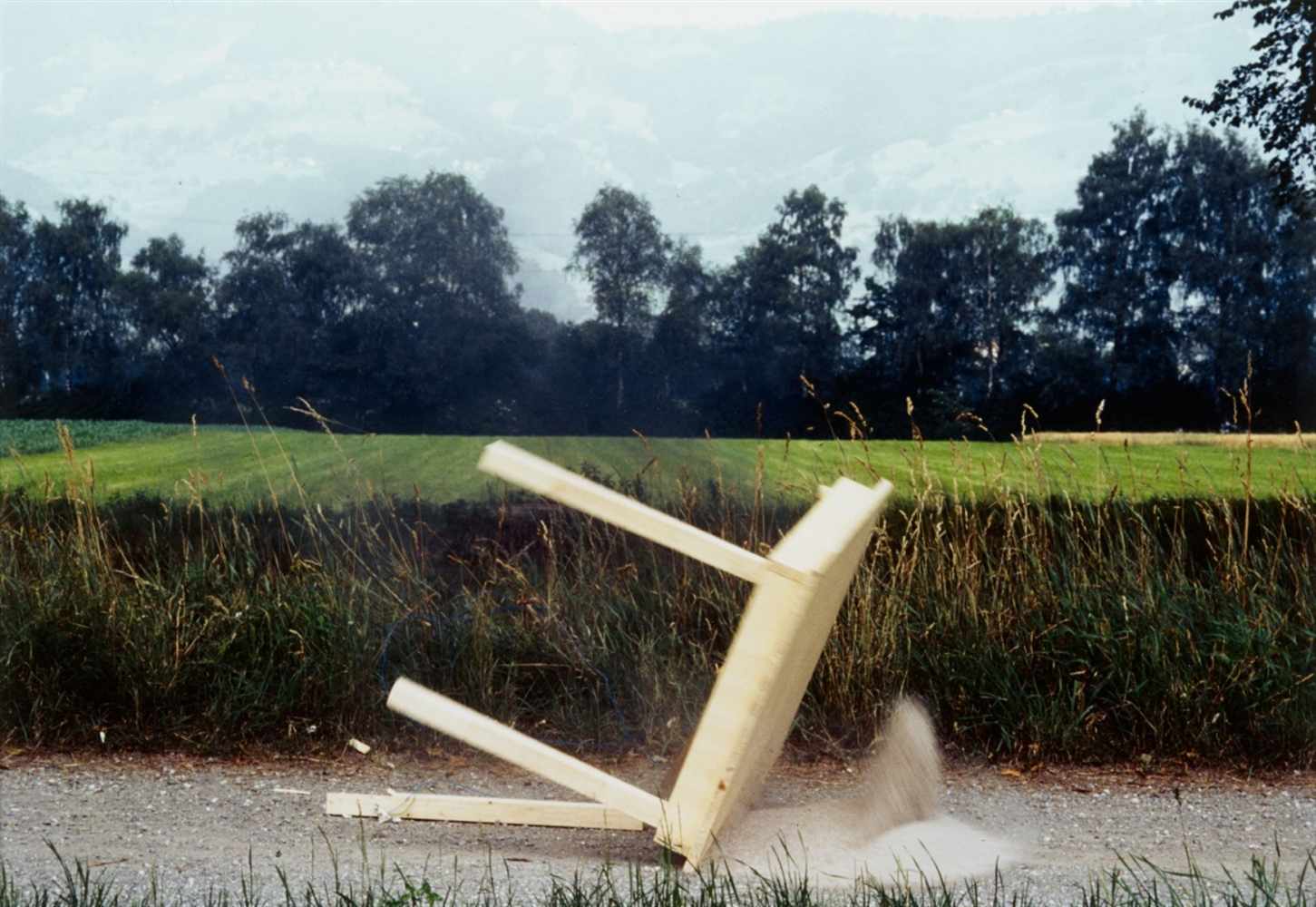 Roman SignerTisch mit Sandkegel6-teilige Photoarbeit: Cibachrome-Abzüge. Jeweils 24 x 35,8 cm. - Image 6 of 7