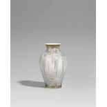 Satsuma-Vase. Kyoto. Um 1900Am Boden eingepresste Siegelmarke unter der Glasur: Kinkôzan zô und