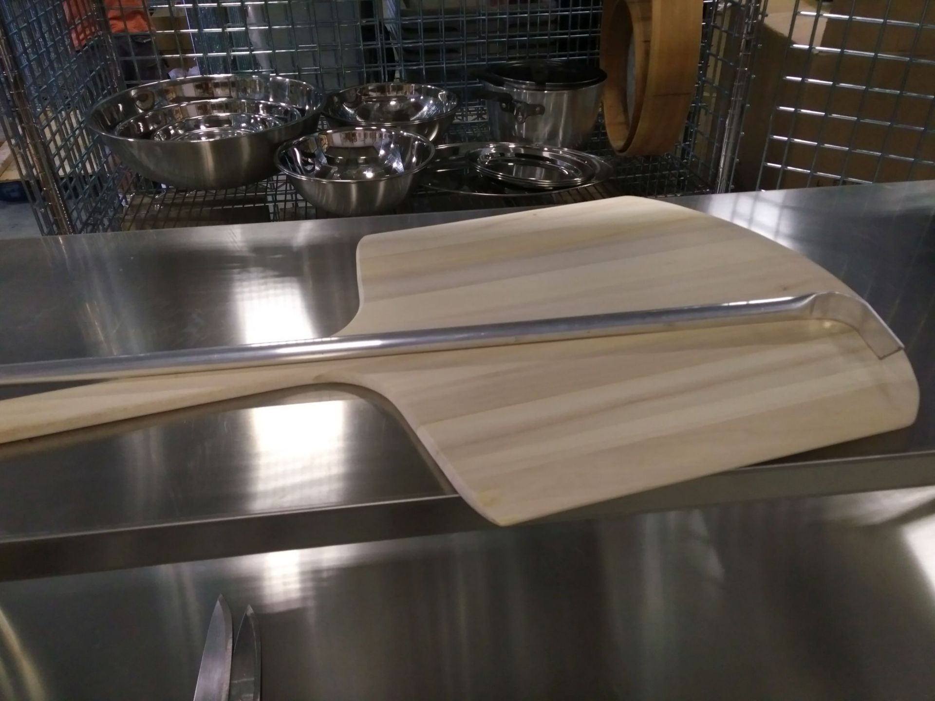 18" Tapered Wood Pizza Peel and Aluminum Bubble Popper - Image 2 of 2