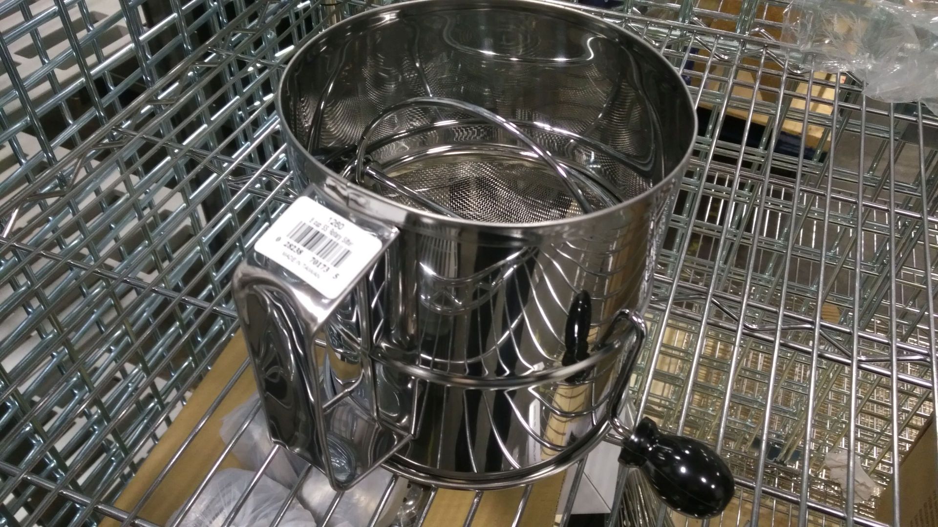 8 Cup Stainless Flour Sifter - Image 2 of 2