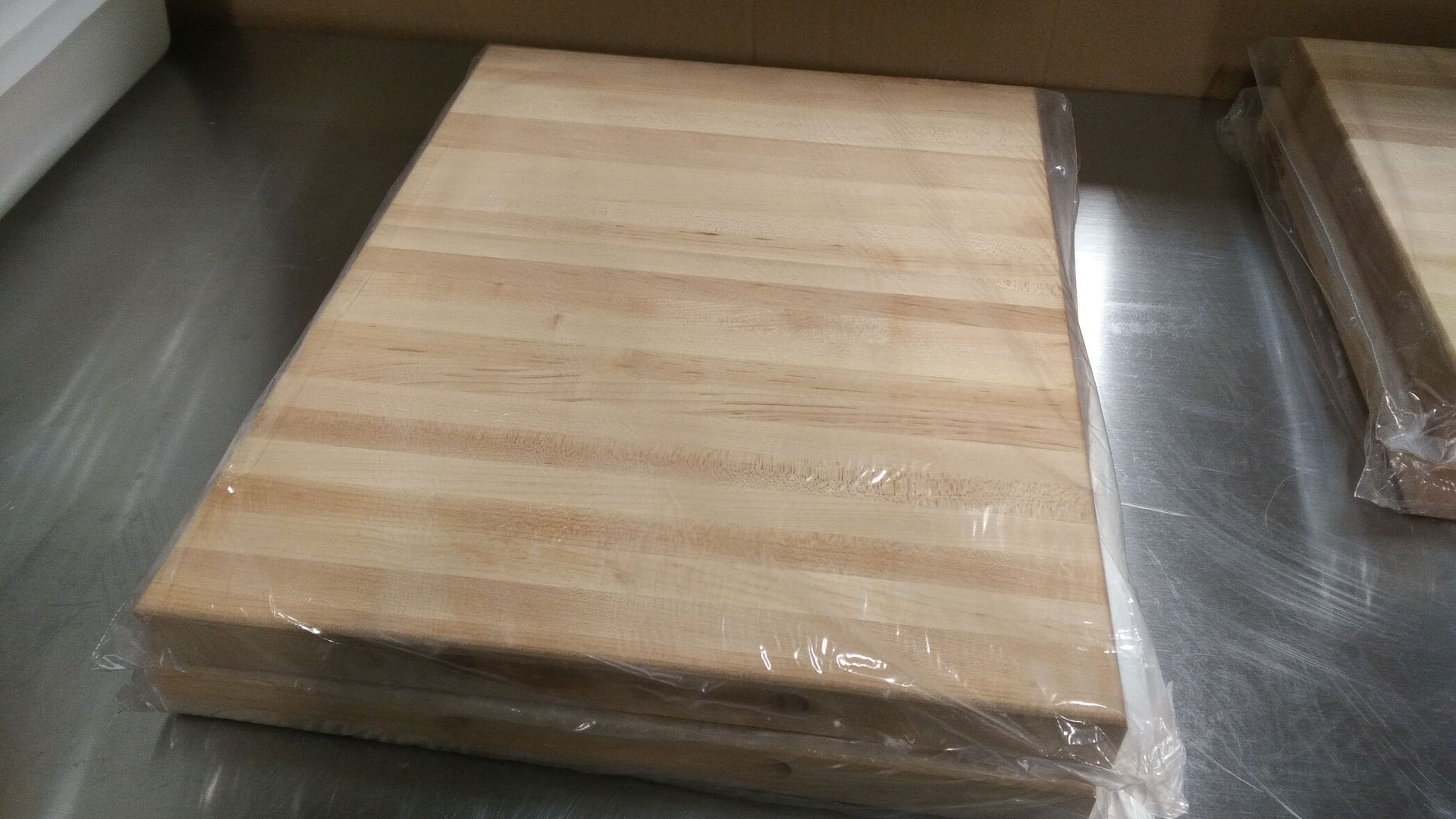 20" x 15" x 1.5" Hard Canadian Maple Carving Board