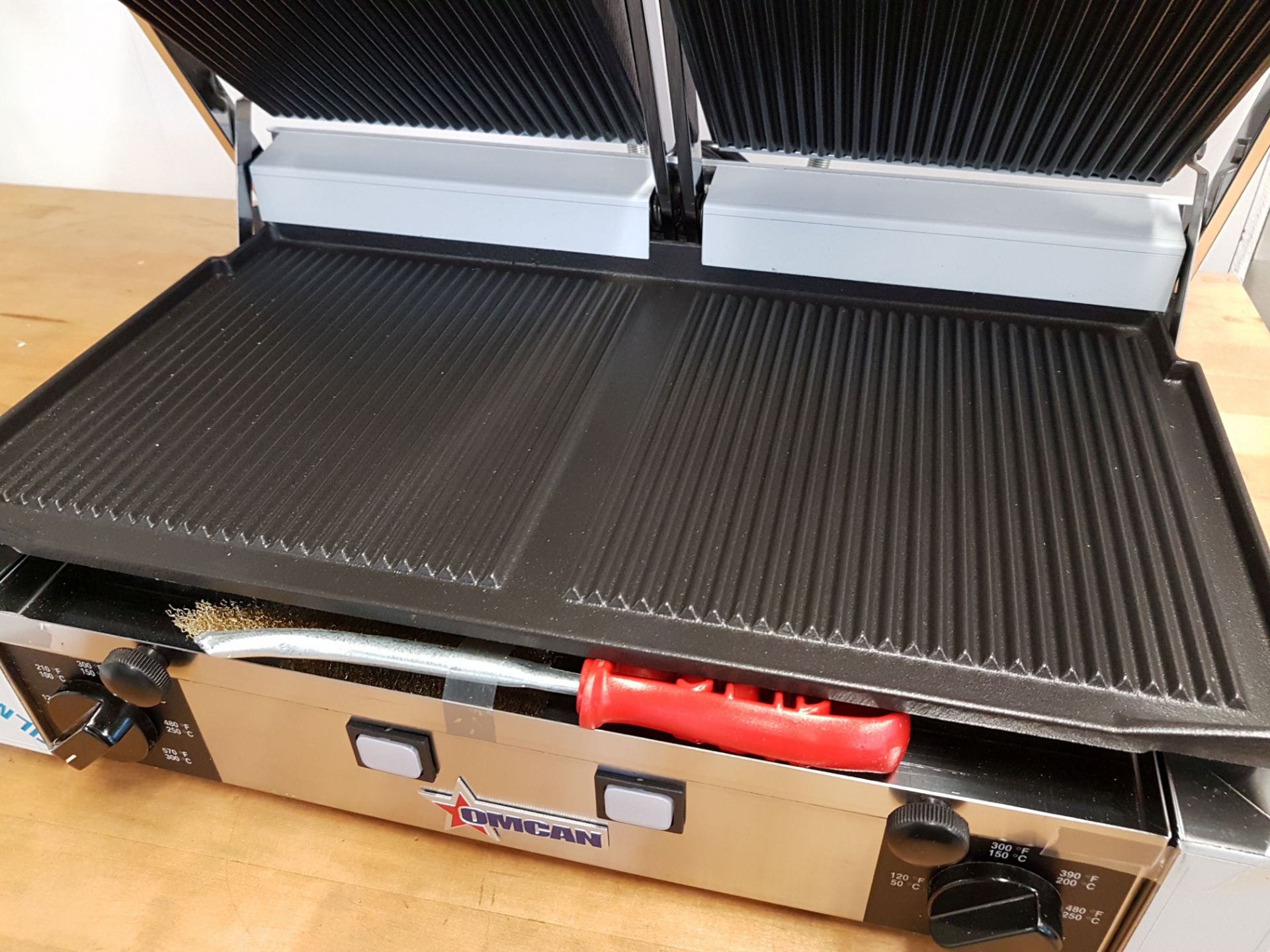 Omcan Double Panini Grill - Model PDR E - Image 2 of 4