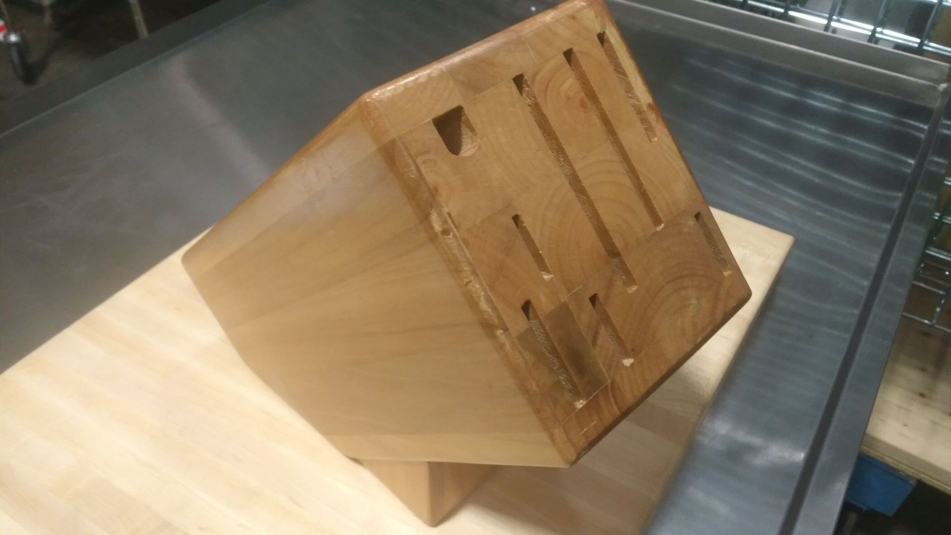 Wooden Knife Block - Image 2 of 2
