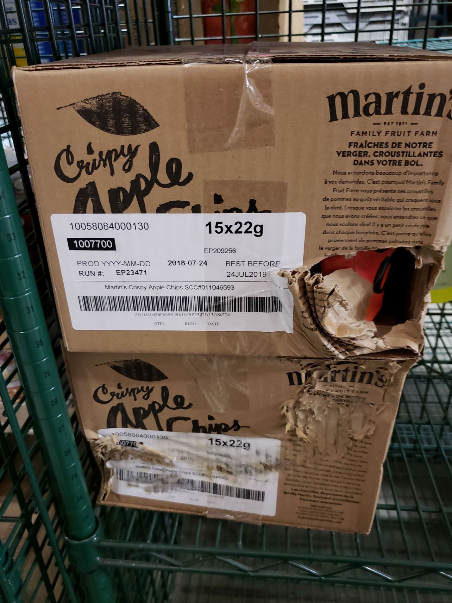 Martin's Crispy Apple Chips - 2 x 15 x 22 gr Bags - Image 2 of 3