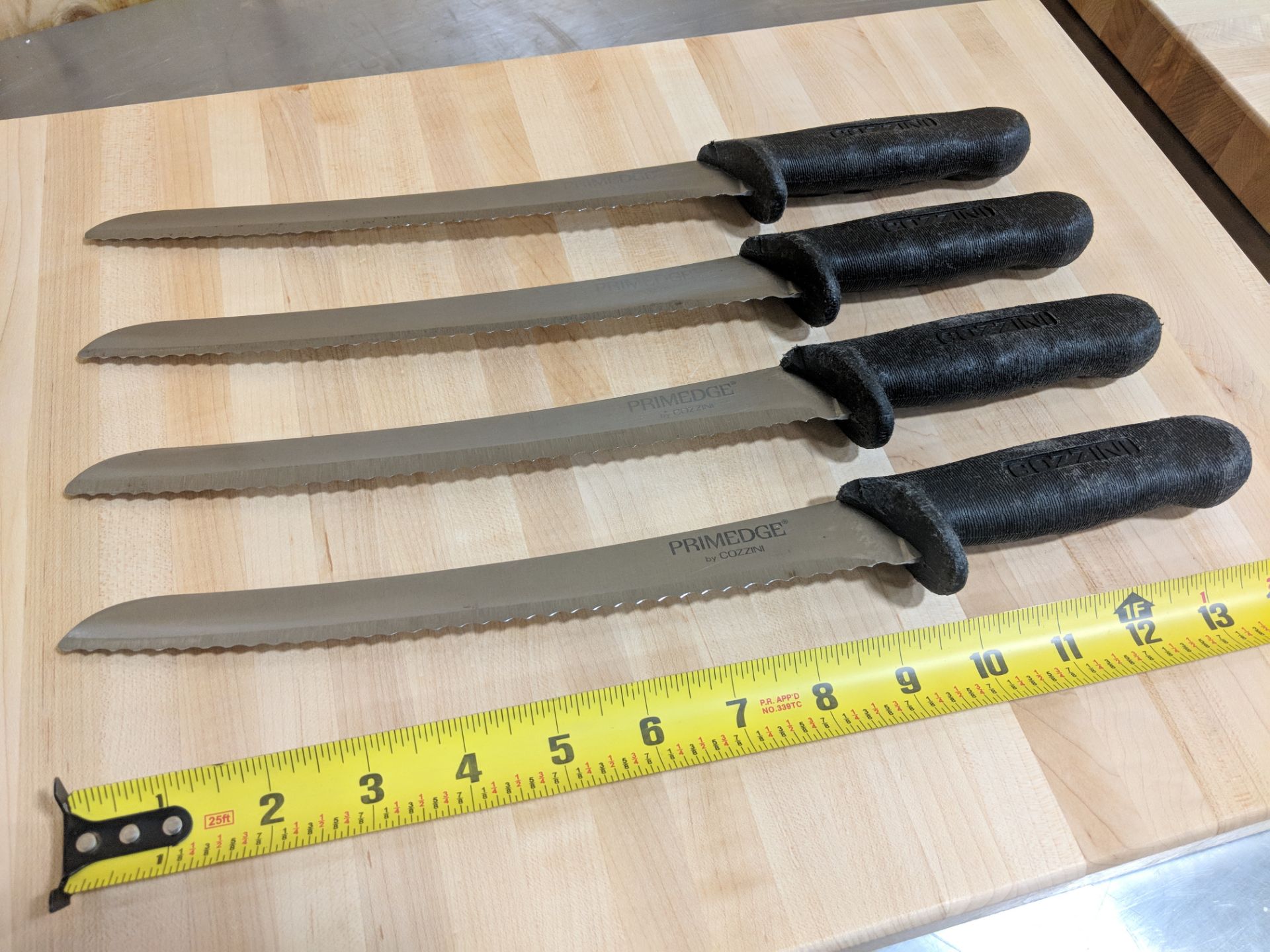 Serrated Slicing Knives - Lot of 4
