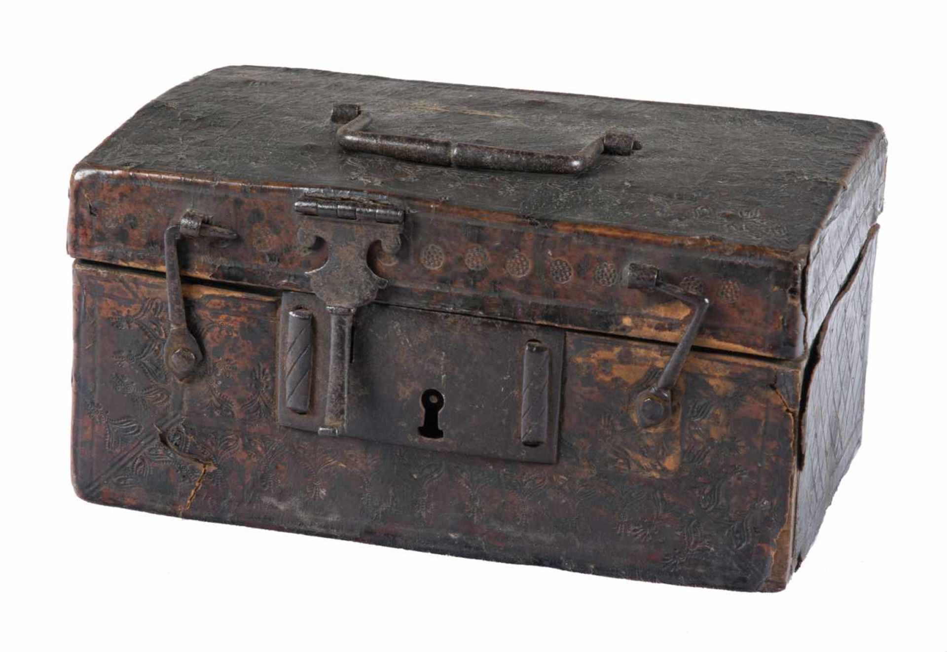 Engraved cordovan leather chest with iron fittings and wooden base. 15th century. ↵↵Flaws. 9 x 18