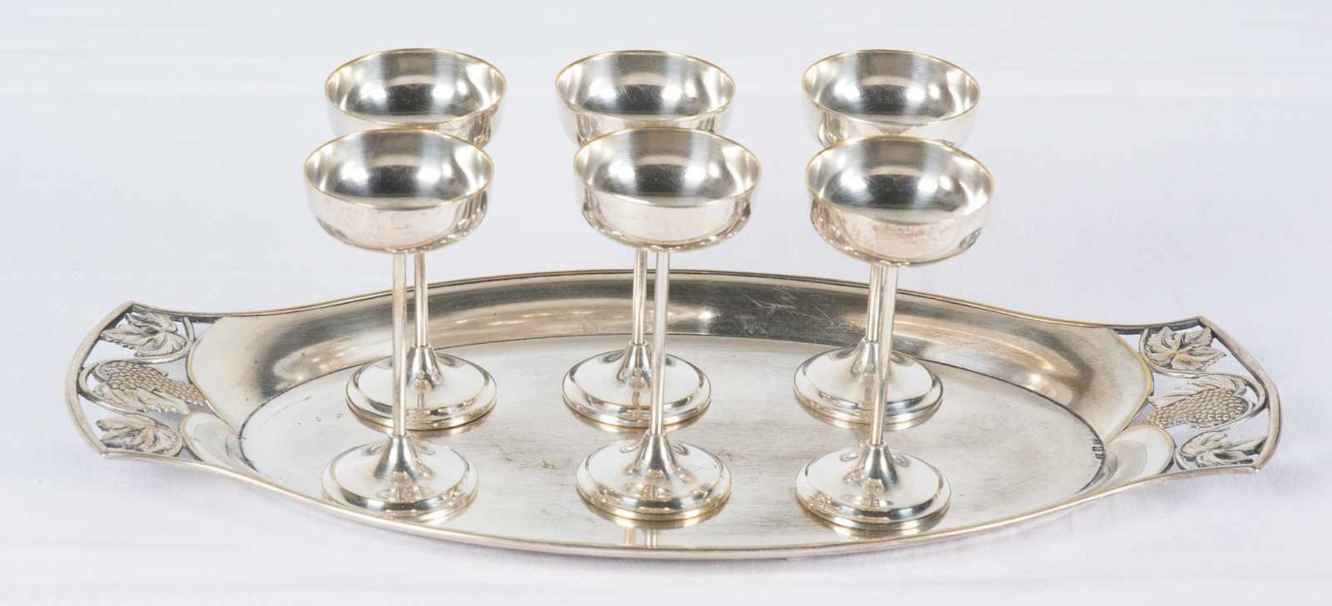 Silvered metal tray and set of six wine glasses. "Württenbergische Metallwaren Fabrik" (WMF). Art