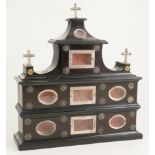 Ebonised wood and silver reliquary. Galicia. Renaissance. 16th century. Interesting [...]