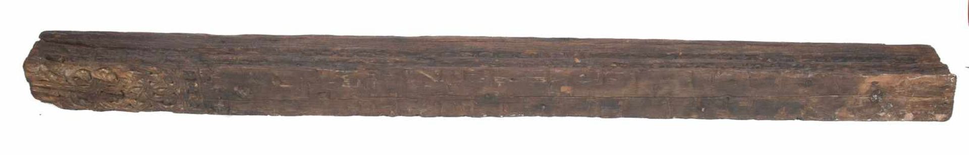 Lot of three carved wooden beams. 17th – 18th century. 115 x 16 x 8 cm., 112 x 19 x 12 cm, and 220 x - Image 6 of 6