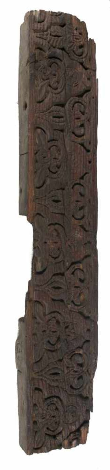 Lot of three carved wooden beams. 17th – 18th century. 115 x 16 x 8 cm., 112 x 19 x 12 cm, and 220 x - Image 2 of 6