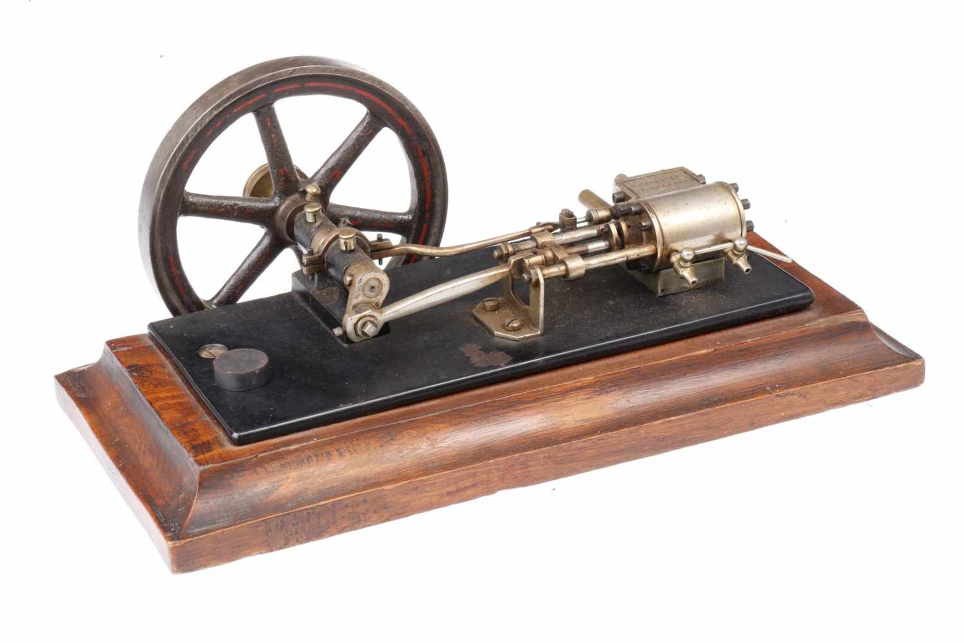 Maschinenteil K. Cinibulk Mechaniker 1898, Schwungrad mit liegendem feststehendem Zylinder mit 2-