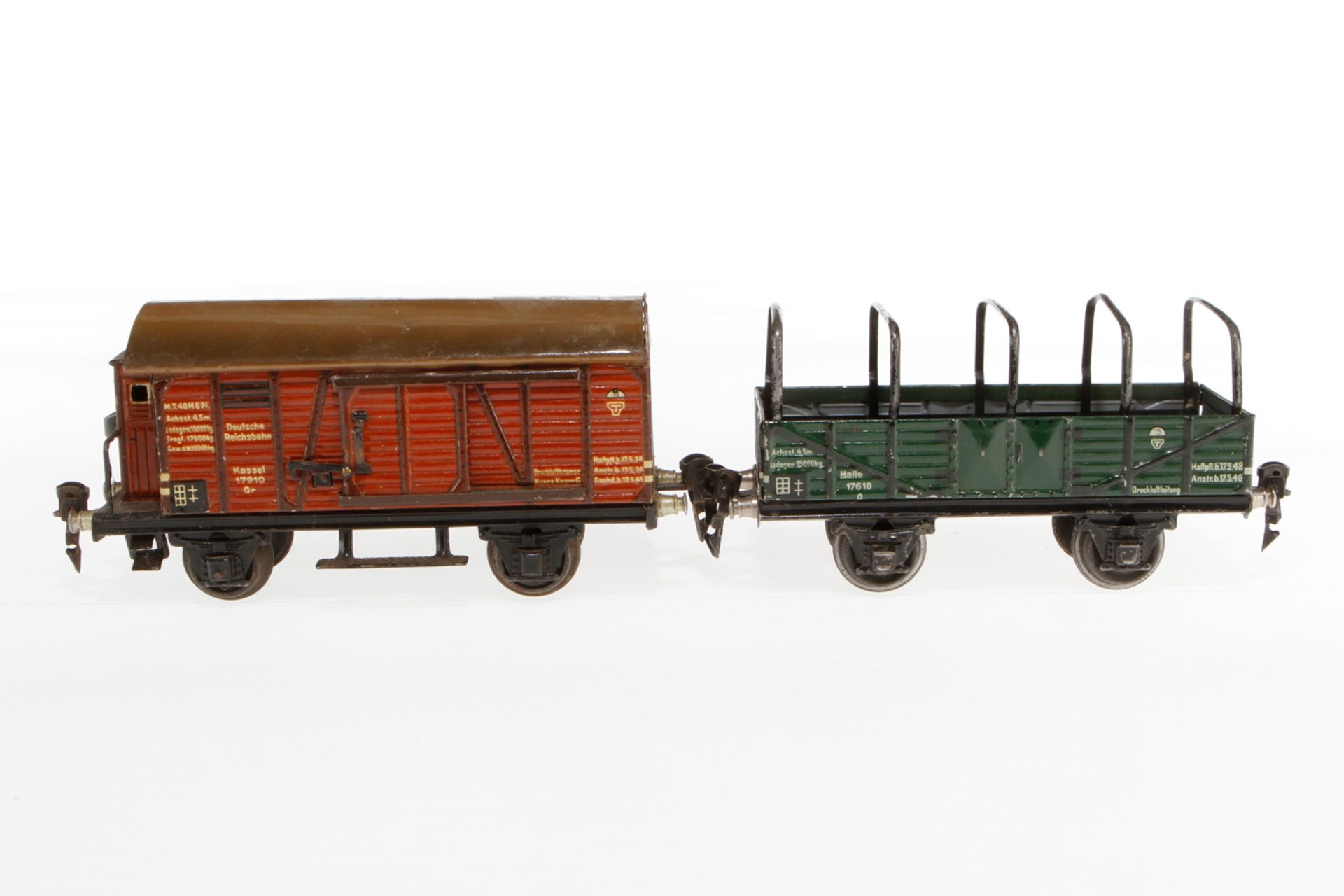2 Märklin Güterwagen 1763 und 1791, S 0, CL, 1 mit BRH, Plane fehlt, LS, L 16,5 und 18,5, bespielt