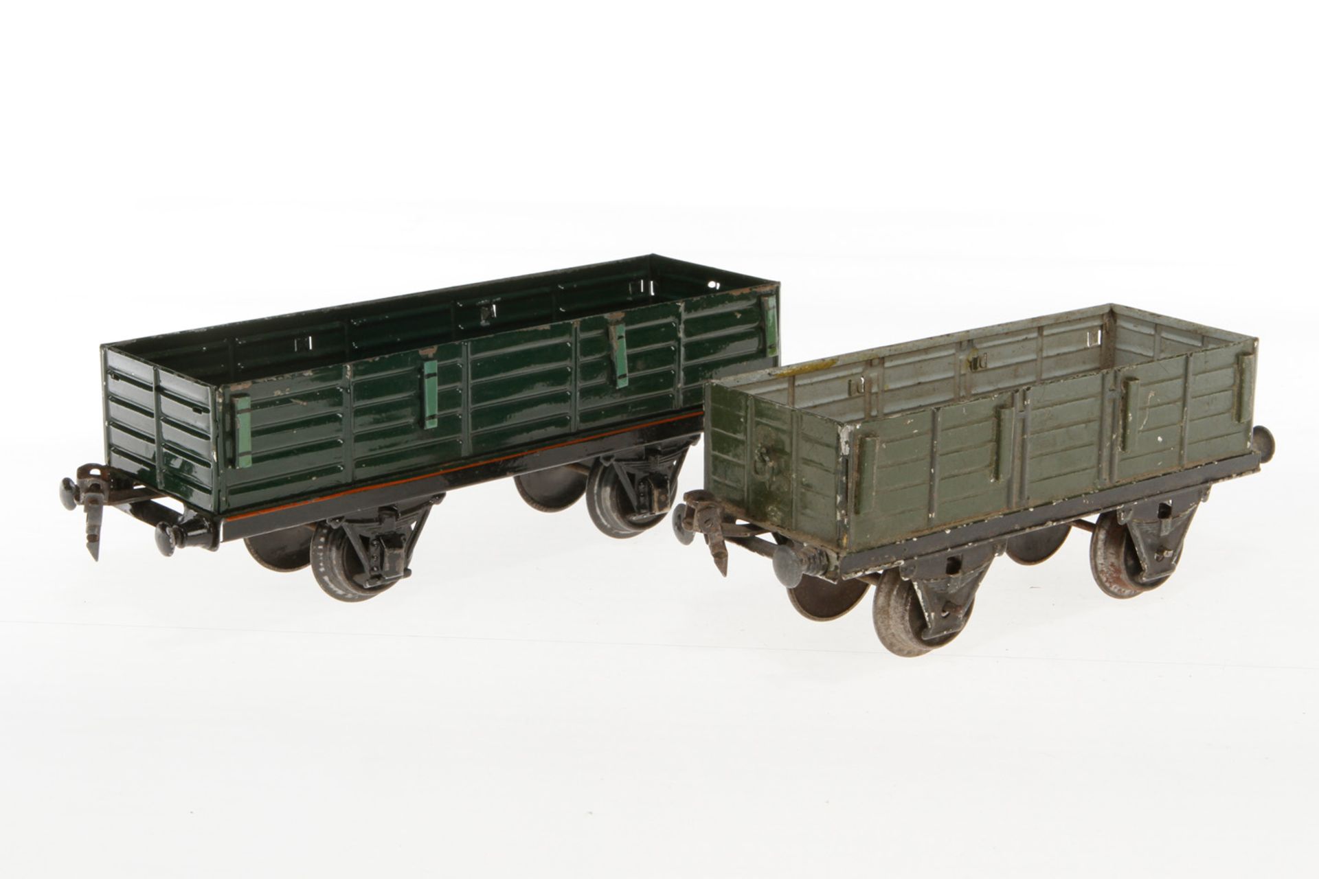 2 Märklin Planewagen, S 1, HL, NV, L 19,5 und 24,5, bespielt