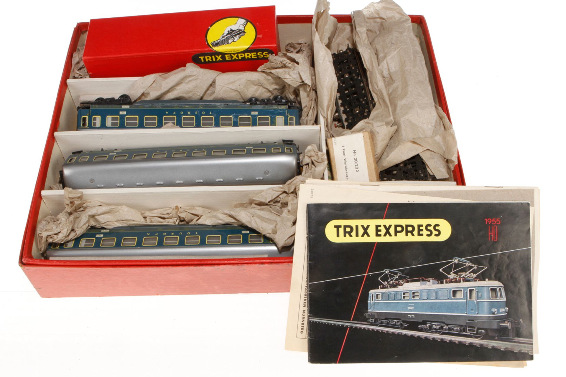 Trix Express Zugpackung 7/1012 Tour, S H0, mit E-Lok, 3 Wagen und Zubehör, Alterungs- und