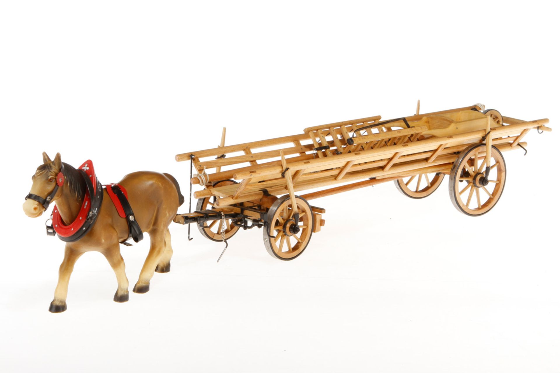 Leiterwagen mit Pferd, Holz/Kunststoff, dazu Schubkarre und 2 Eggen, Wagenlänge 60, dekorativ