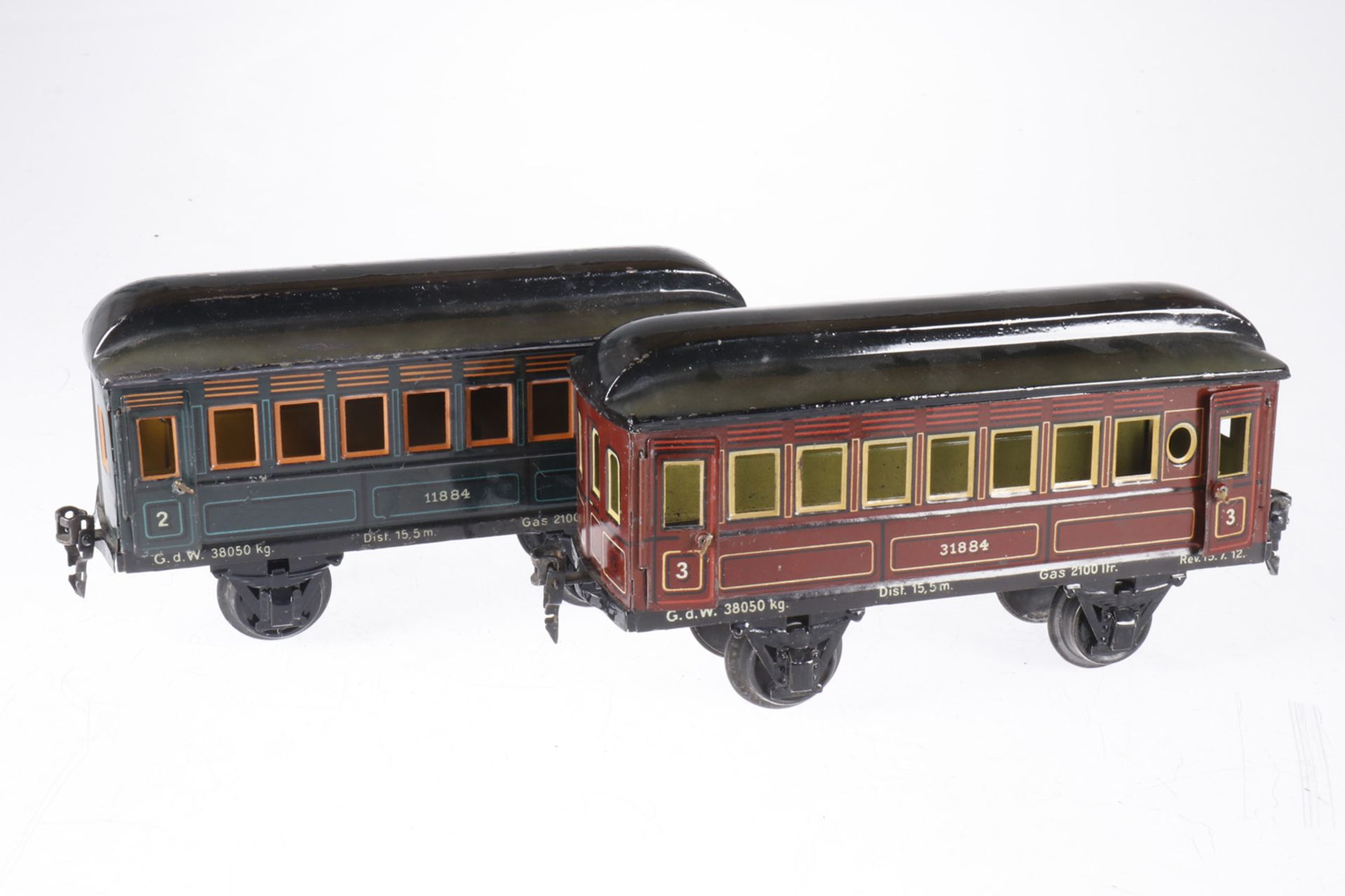 2 Märklin Personenwagen 1884, S 1, CL, je mit 4 AT, 1 Unterboden verbogen, 4 Achslager nachlackiert,