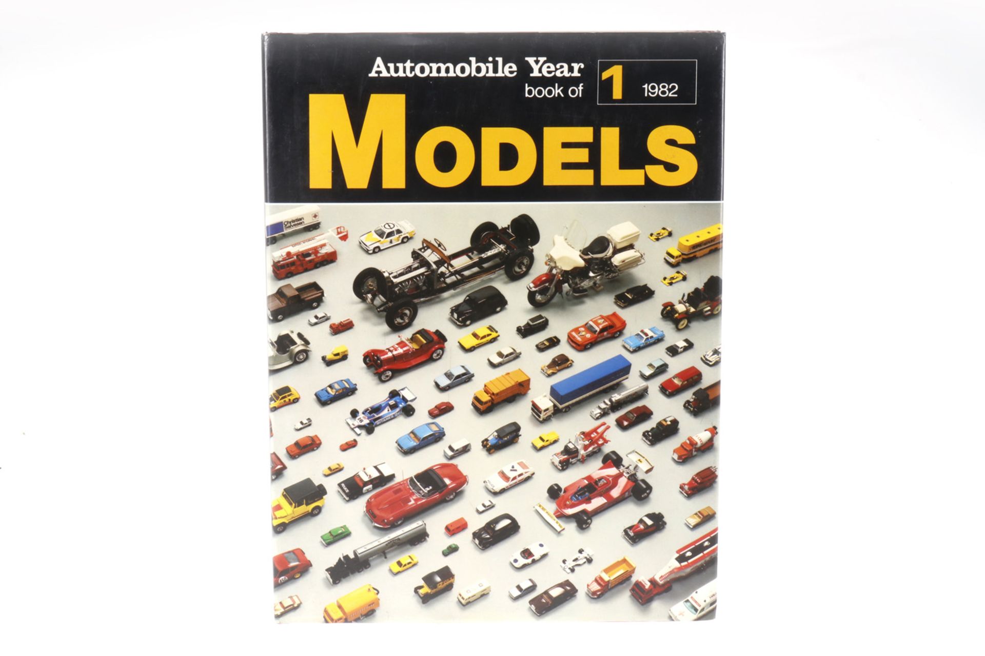 Buch "Automobile Year 1" 1982 Models, 168 Seiten, Alterungsspuren