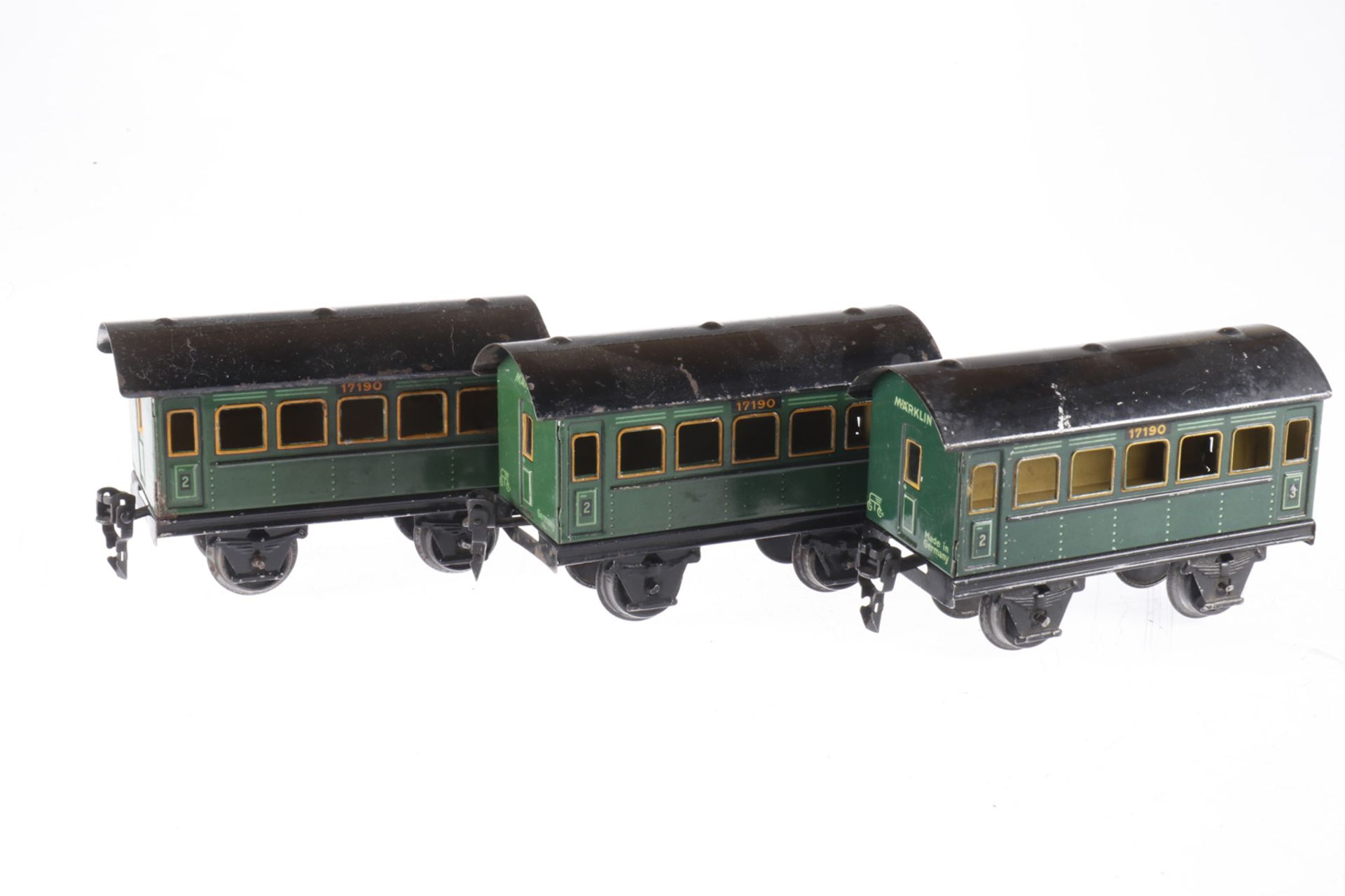 3 Märklin Personenwagen 1719, S 0, CL, LS, tw RS, gealterter Lack, L 13, bespielt