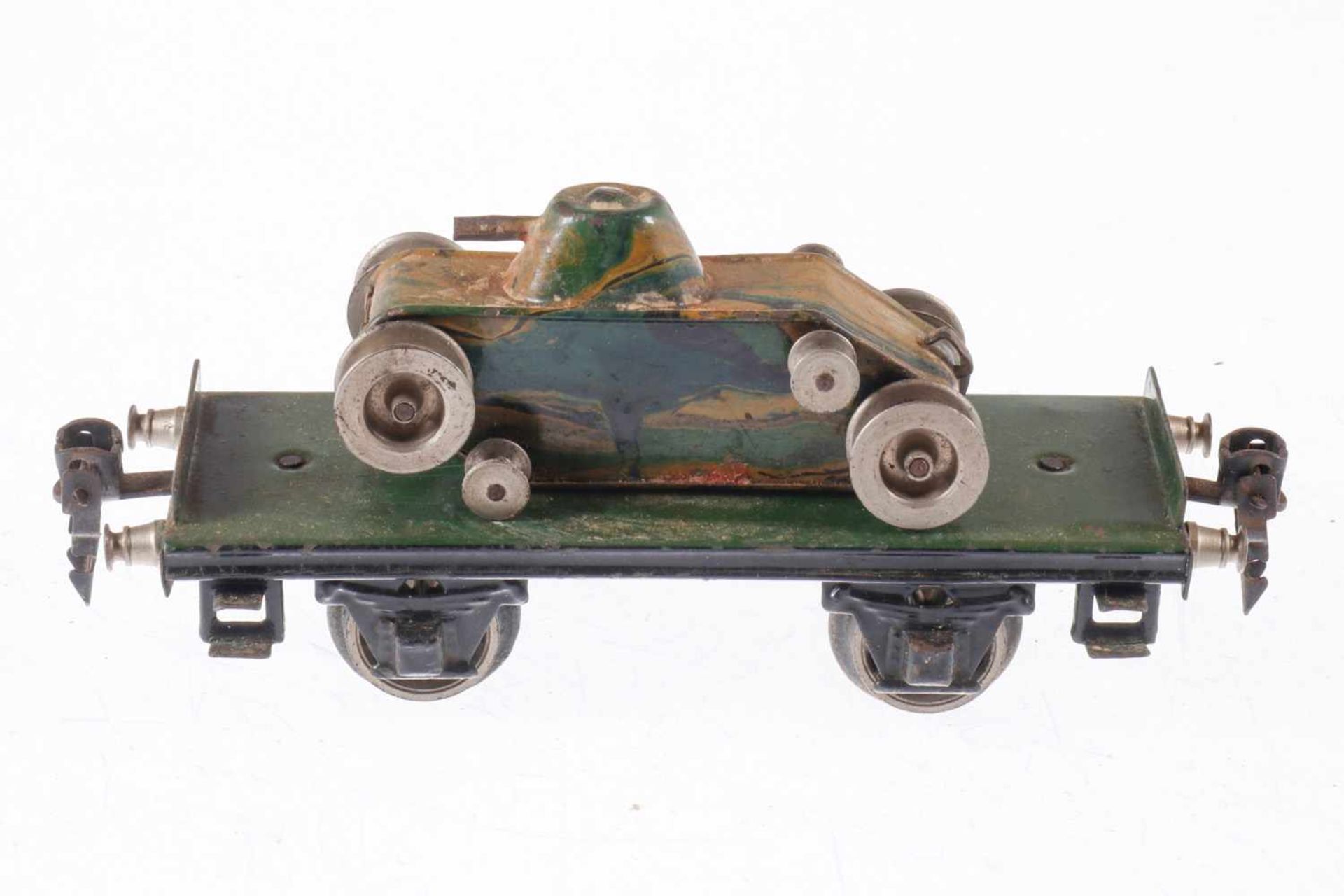 Märklin Plattformwagen mit schlankem Panzer, S 0, HL, Raupen fehlen, LS und gealterter Lack, L 16,5,