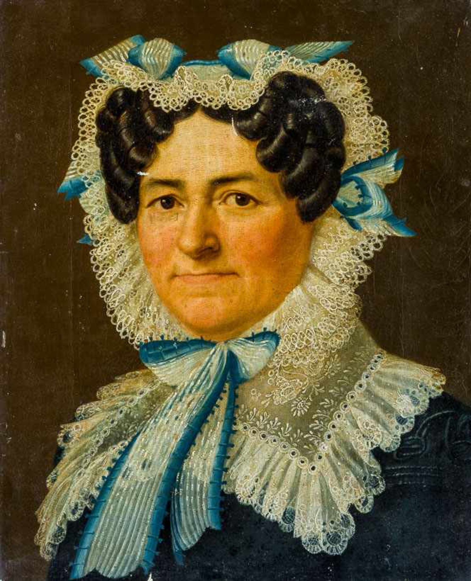 Biedermeiermaler (um 1827) Ältere Dame mit dunklen Locken und weißer, mit blauen Bändern