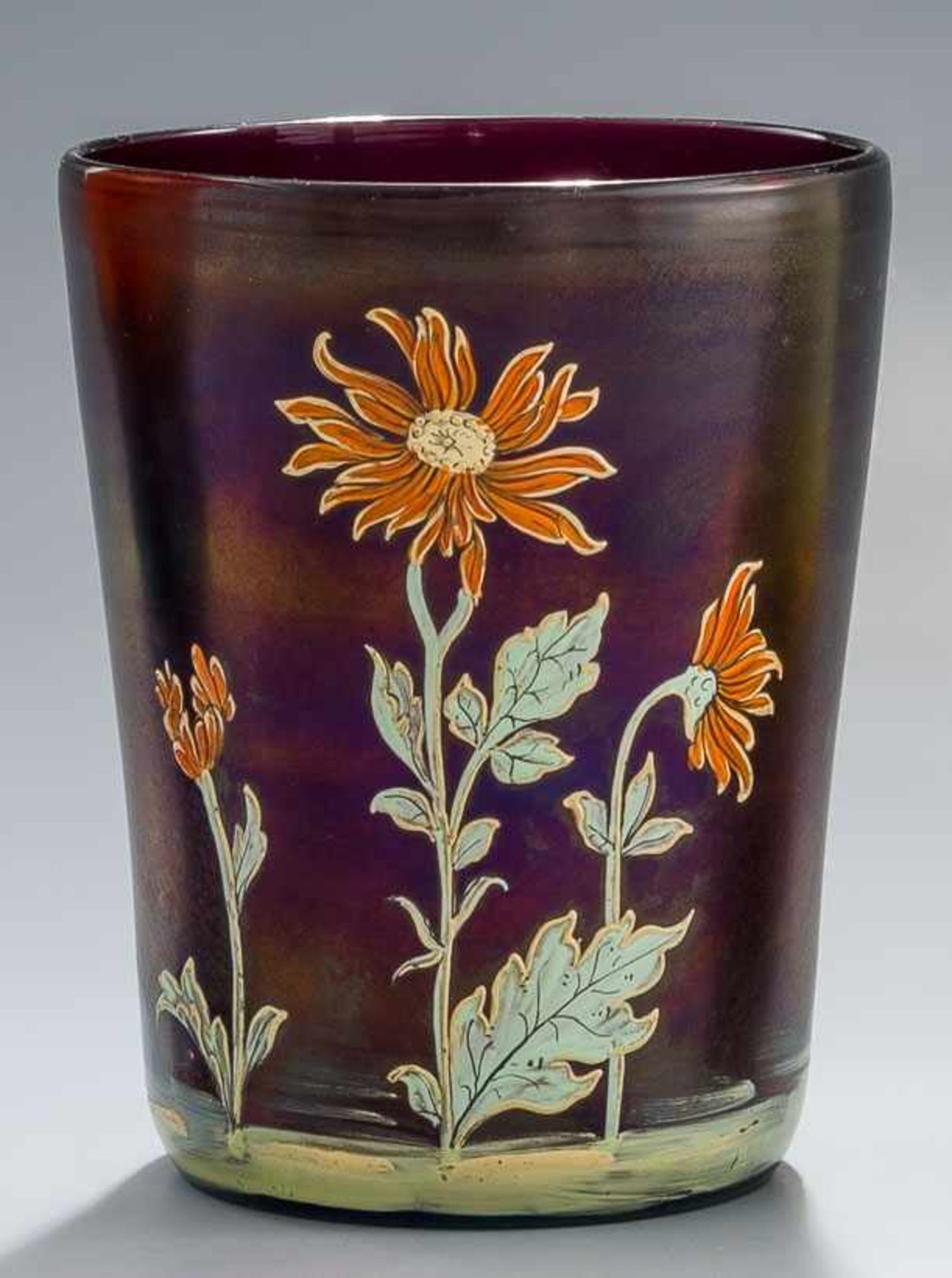 BechervaseGlashütte Buchenau, Ferdinand v. Poschinger, um 1900Dunkelviolettes Glas. Konisch. Im