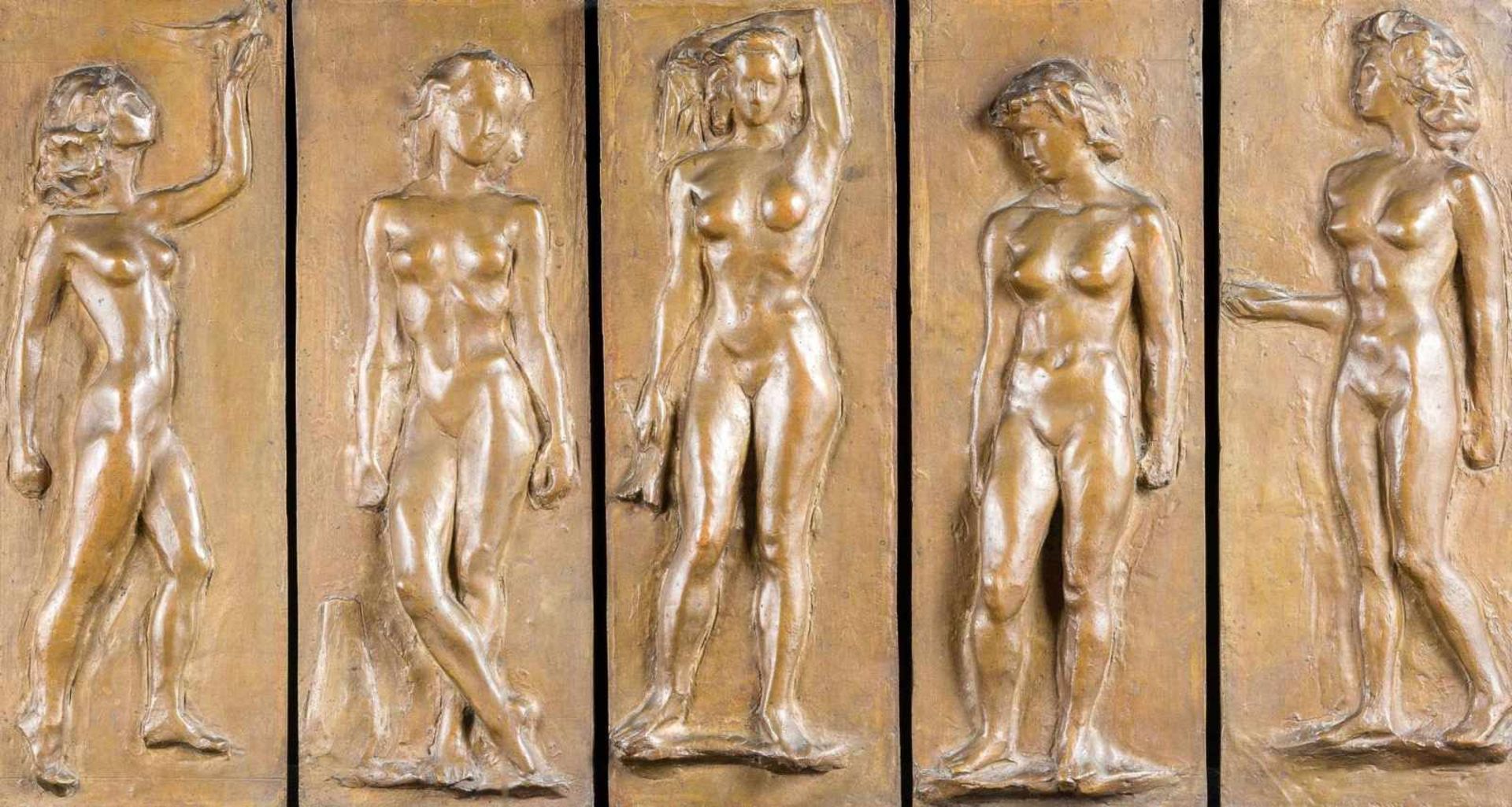 Monogrammist MB (30er Jahre) Fünf Bronzereliefs mit stehenden Frauenakten.Hell patiniert. Einmal mit