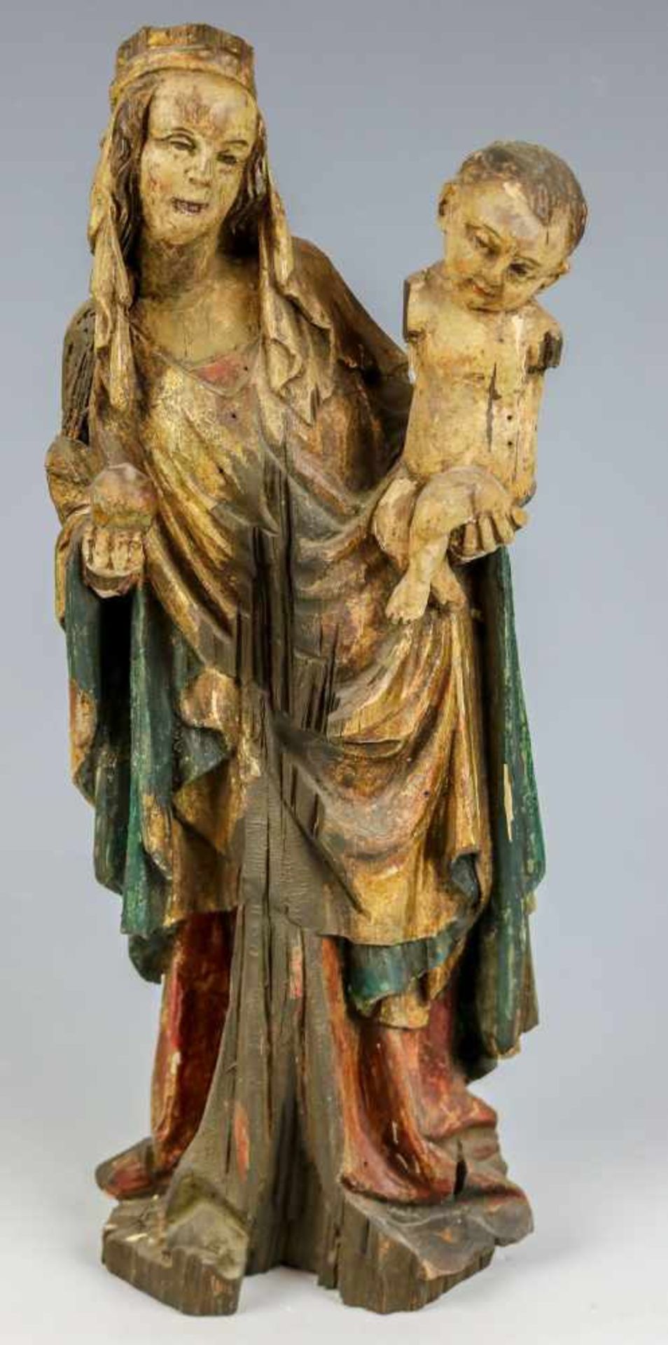 Madonnaim Stil der Gotik mit Christusknaben auf dem Arm. Holz, geschnitzt und farbig gefasst. H.